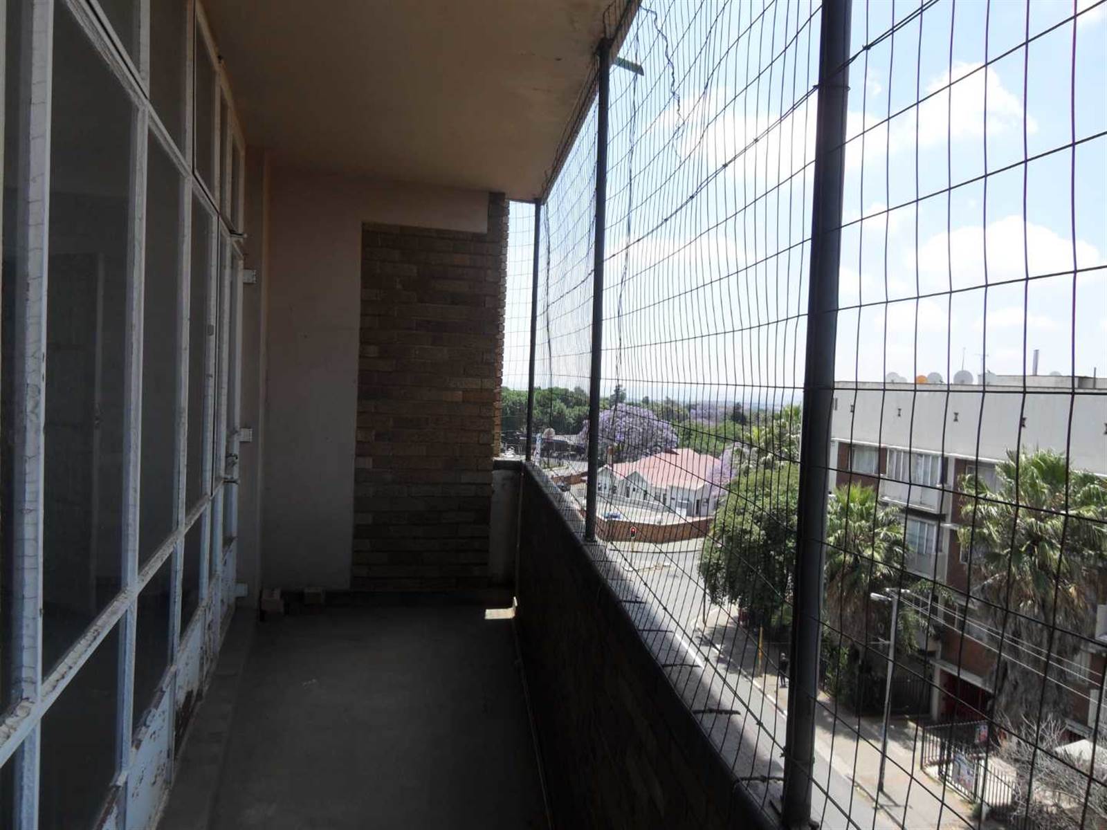 2 Bed Apartment in Yeoville photo number 22