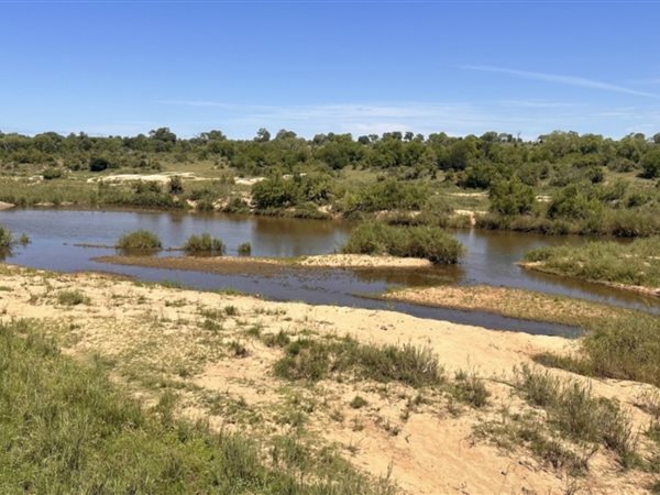6 477 m² Land 6 477 m² Land
