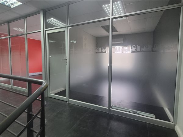 350  m² Commercial space