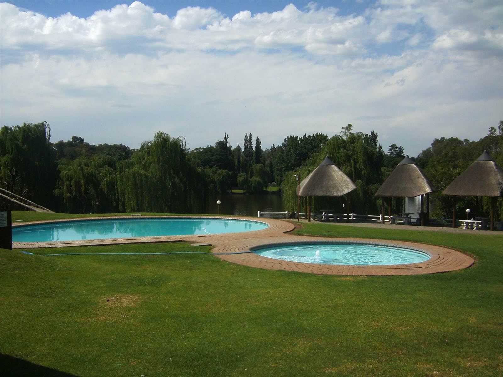 1 Bed Apartment in Vaalpark photo number 1