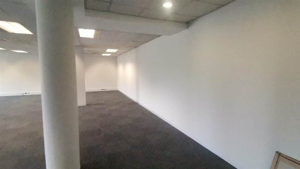 337  m² Commercial space in Bedfordview photo number 3
