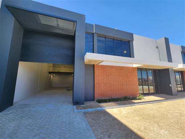 280  m² Commercial space