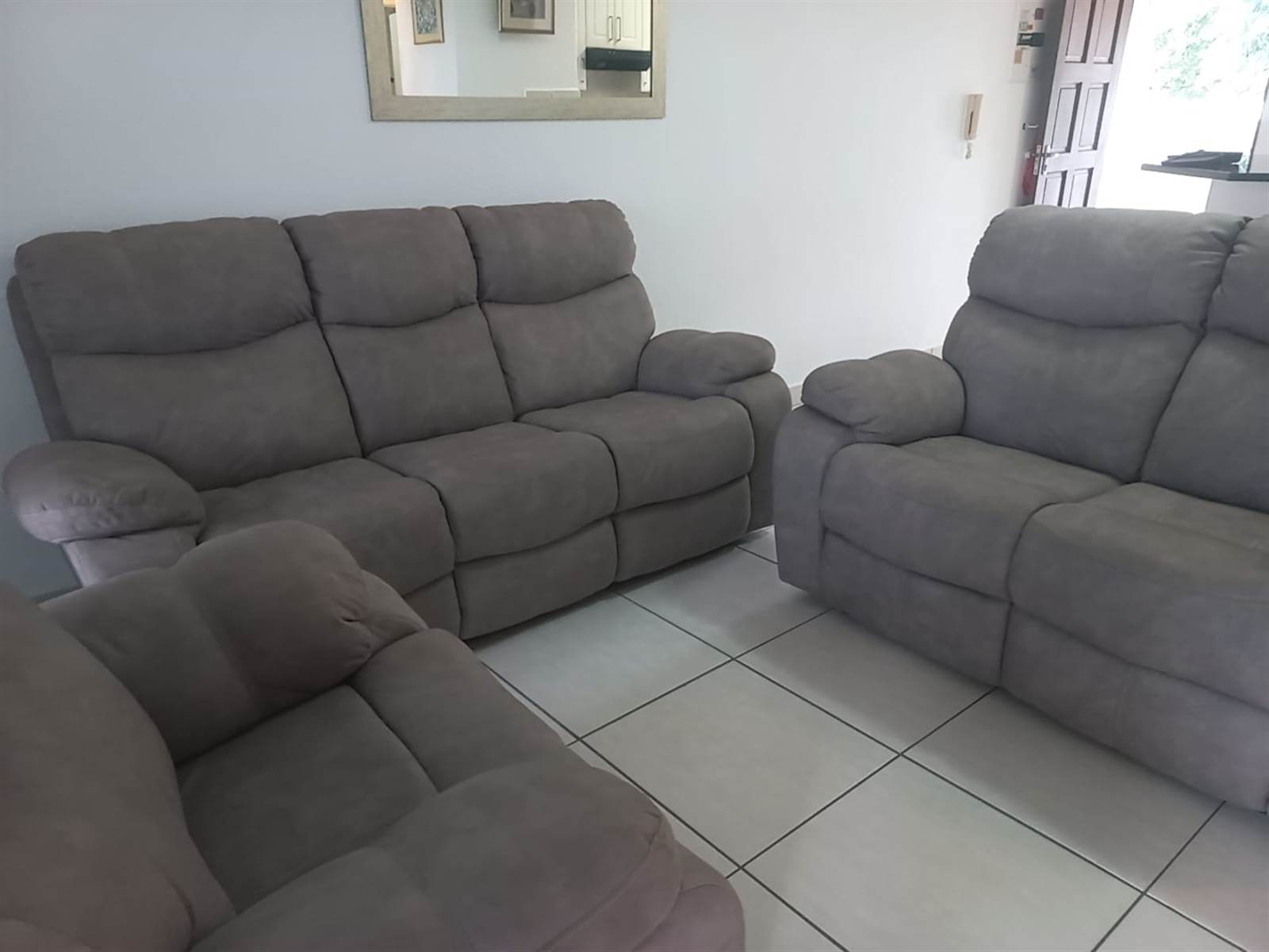 2 Bed Apartment in Uvongo photo number 8