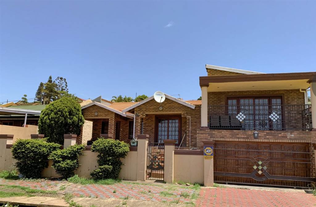 4 Bed House in Newlands West photo number 1