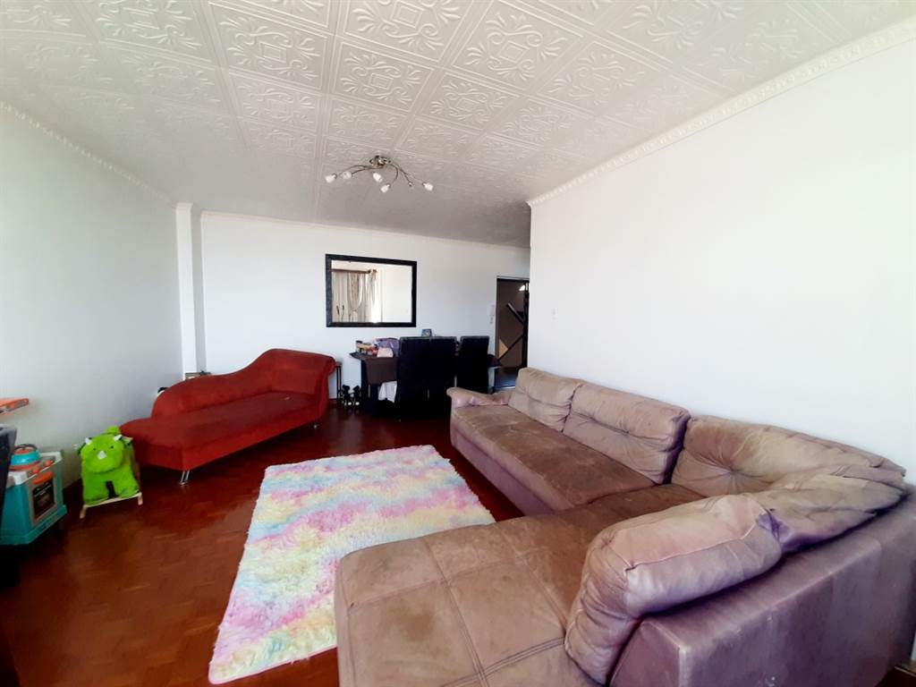 2 Bed Apartment in Morningside photo number 6