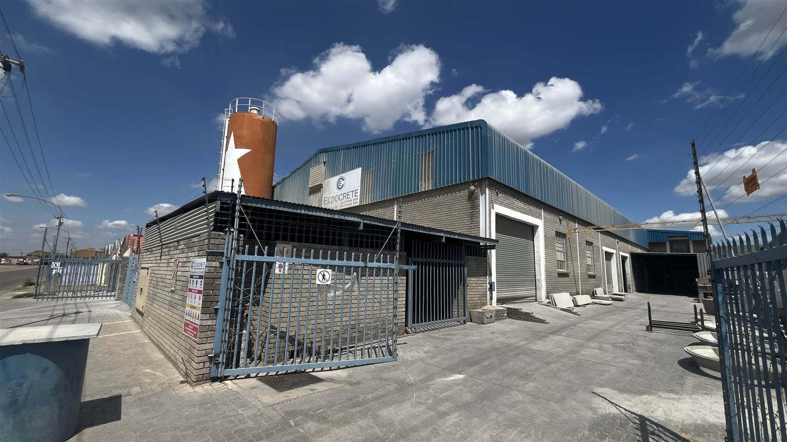 1120  m² Industrial space in Monavoni photo number 2