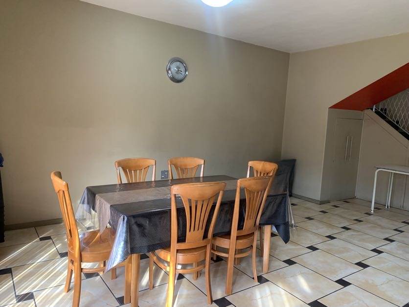 2 Bed Townhouse in Benoni Central photo number 9