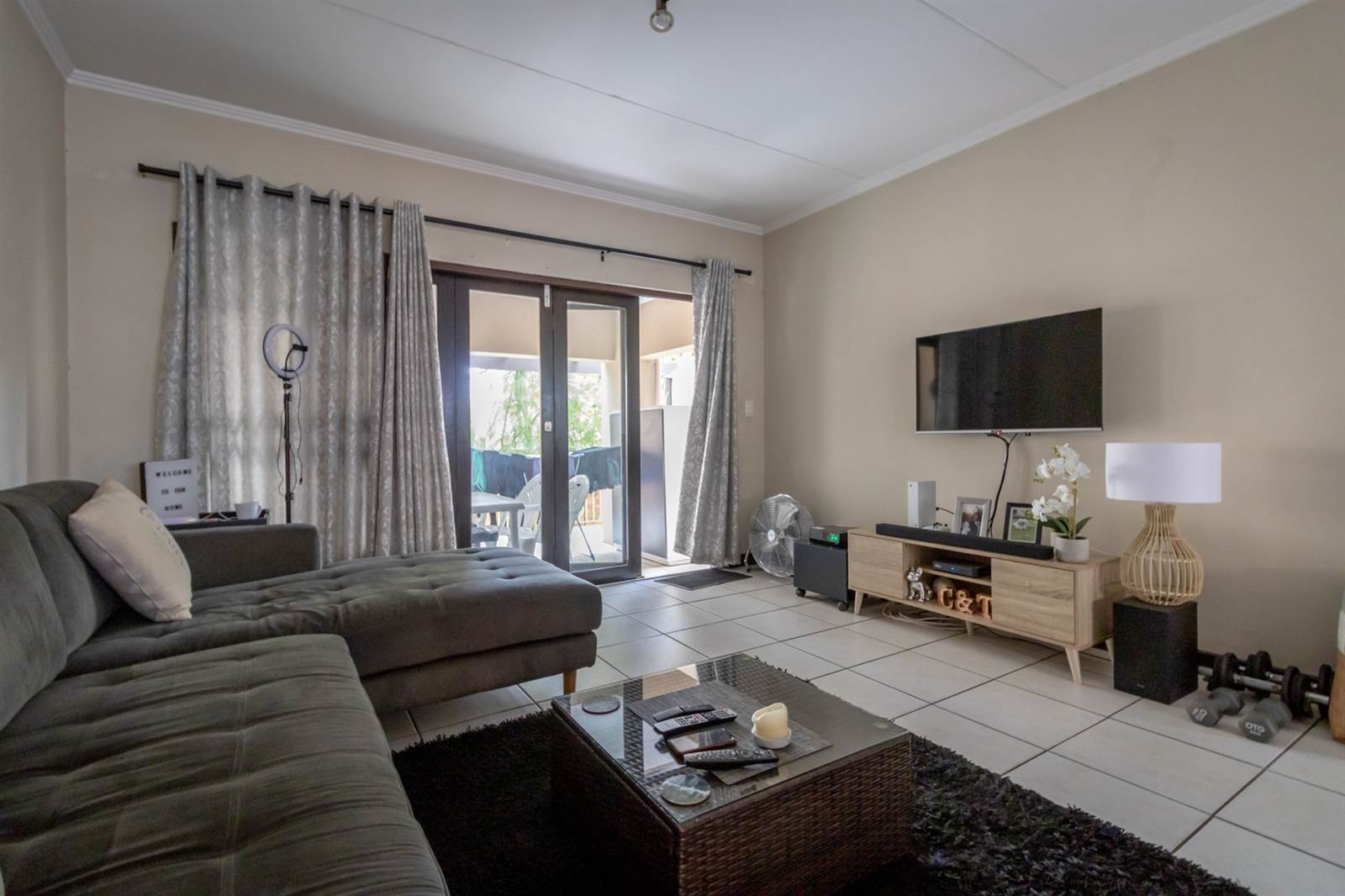 2 Bed Apartment in Sunninghill photo number 9