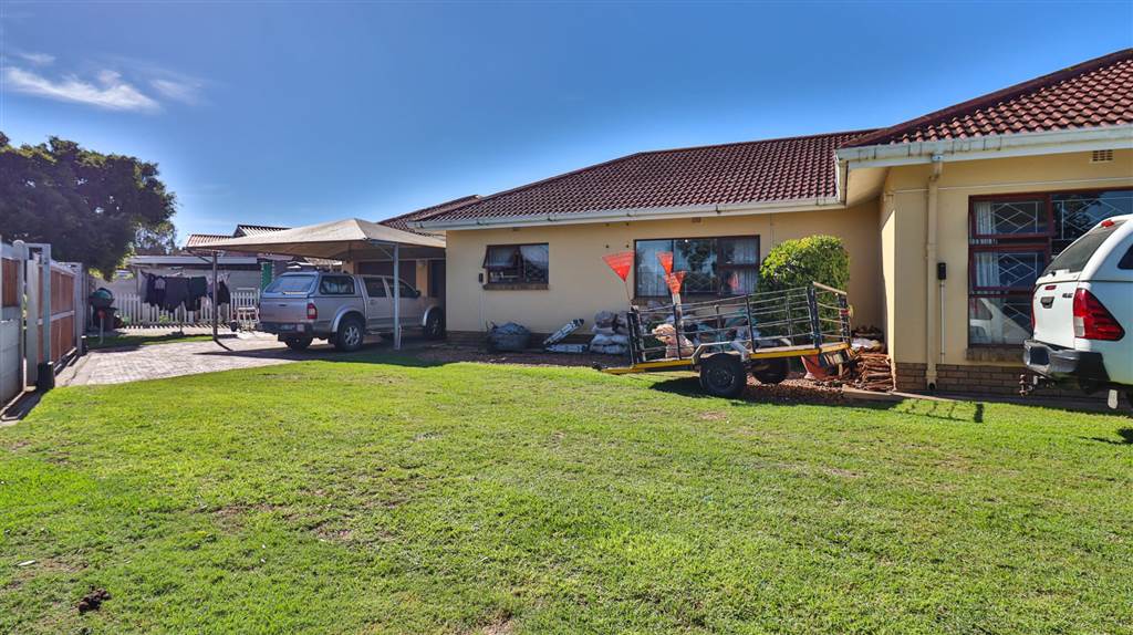 4 Bed House in Hartenbos photo number 1
