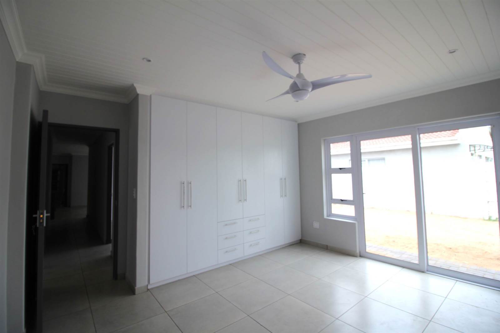 3 Bed House in Port Owen photo number 9