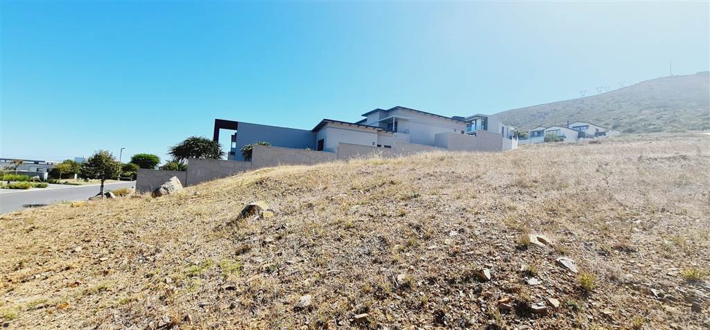 932 m² Land available in Baronetcy Estate photo number 18