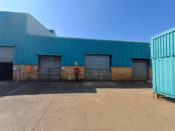 952  m² Industrial space