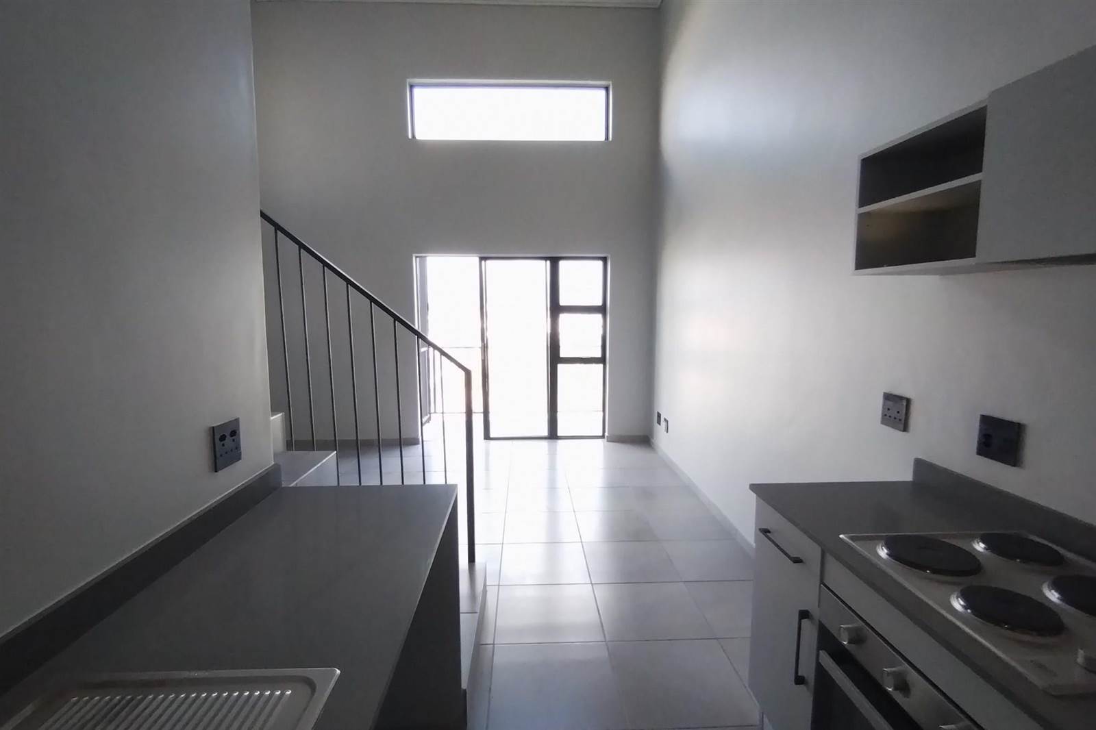 3 Bed Apartment in Belhar photo number 5