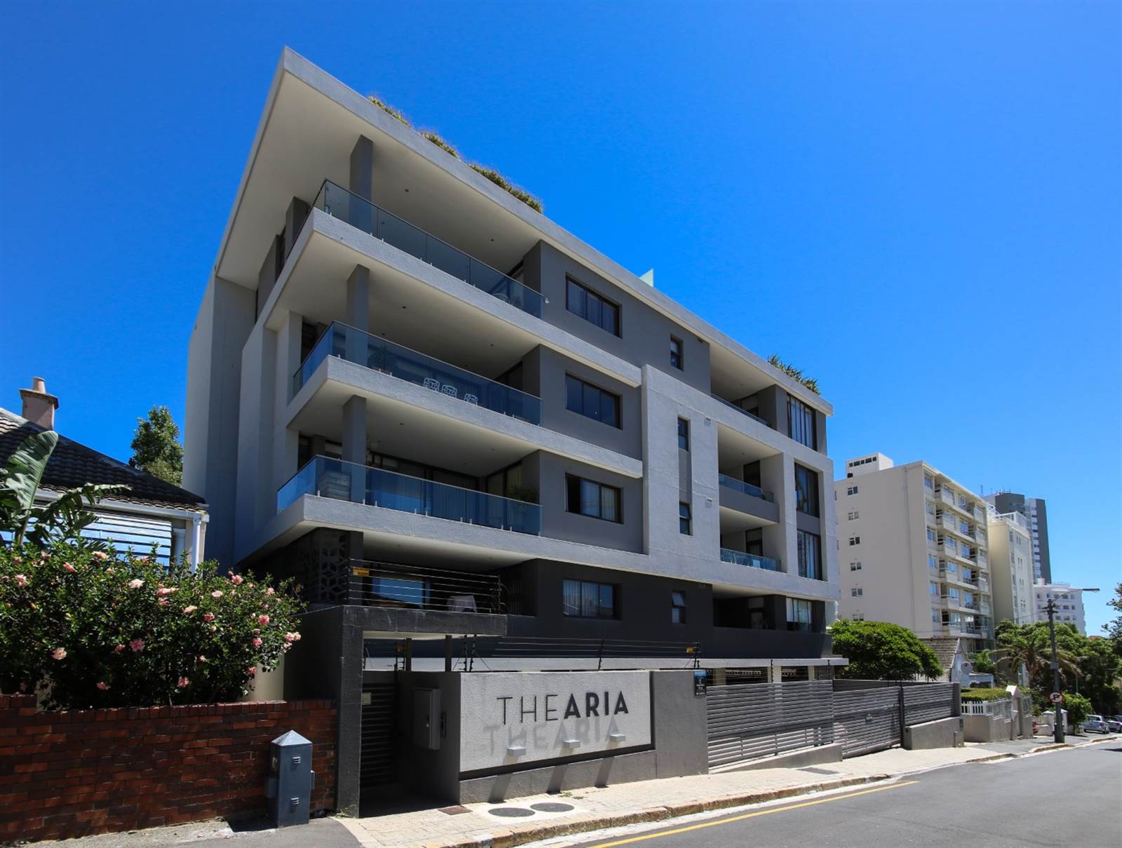 3 Bed Apartment in Fresnaye photo number 1