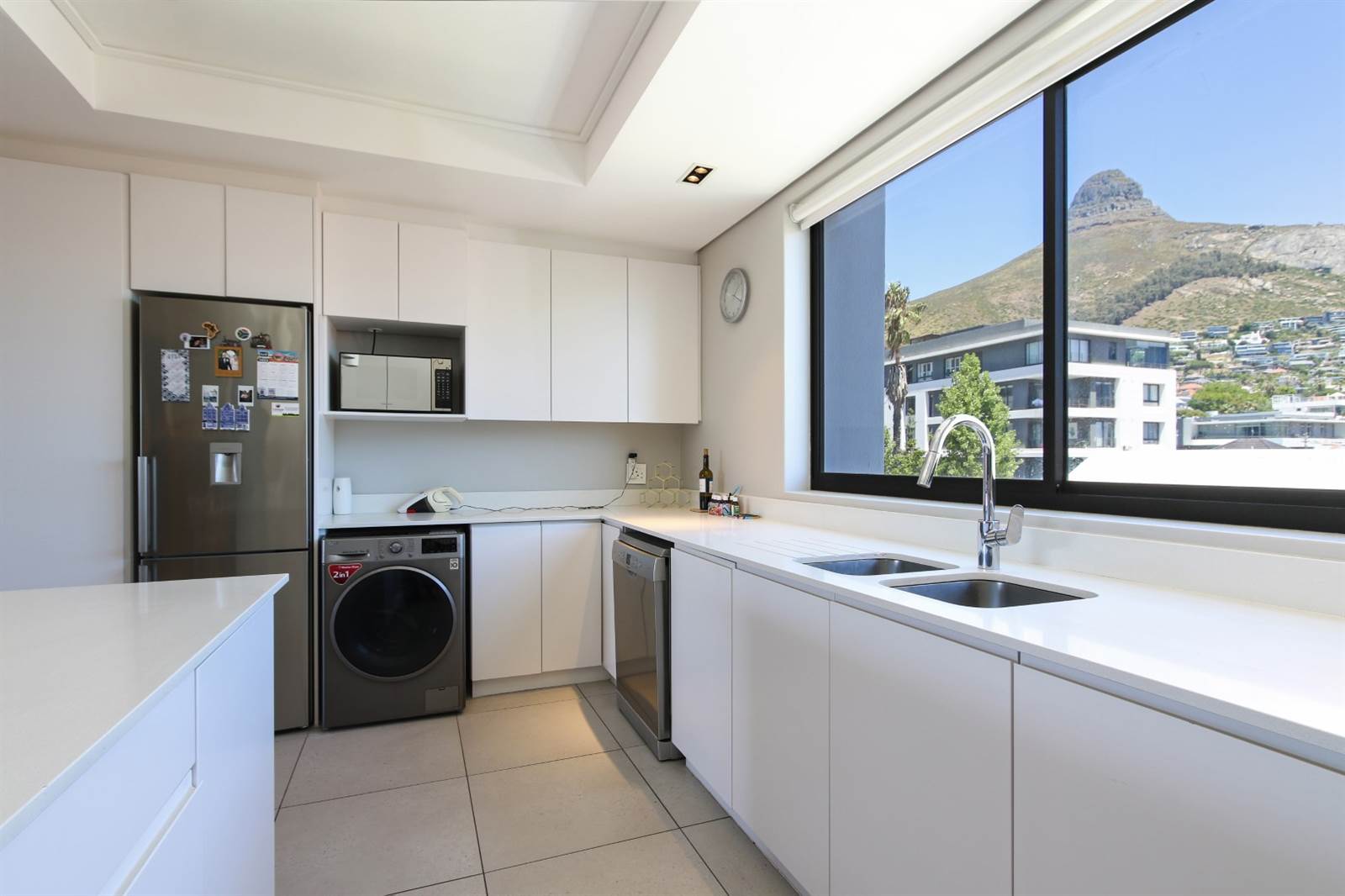 3 Bed Apartment in Fresnaye photo number 11