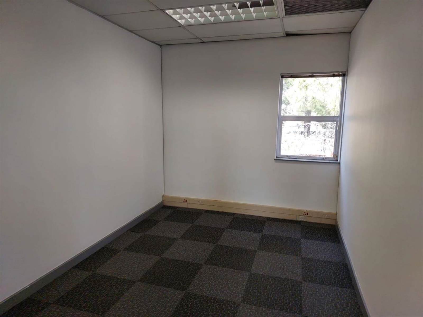 320  m² Commercial space in Fourways photo number 14