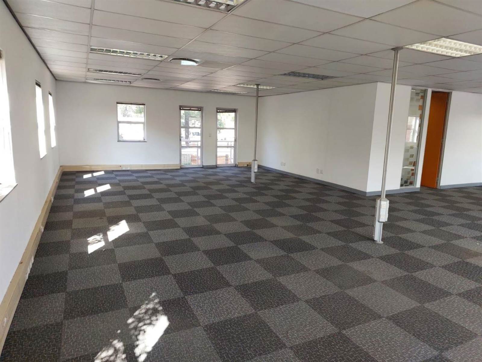 320  m² Commercial space in Fourways photo number 12
