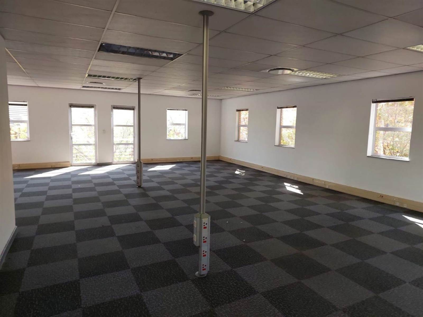 320  m² Commercial space in Fourways photo number 7