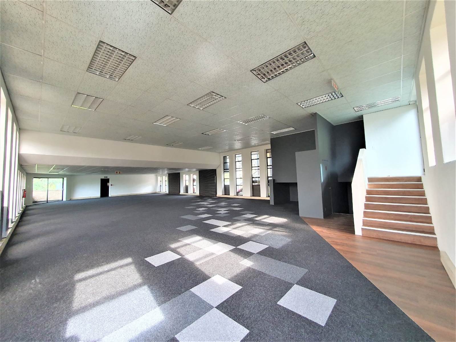 363  m² Office Space in Hurlingham Manor photo number 5