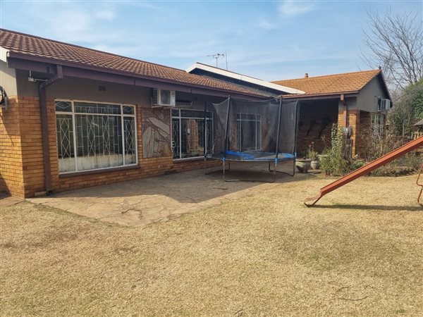 3 Bedroom House 3 Bedroom House
