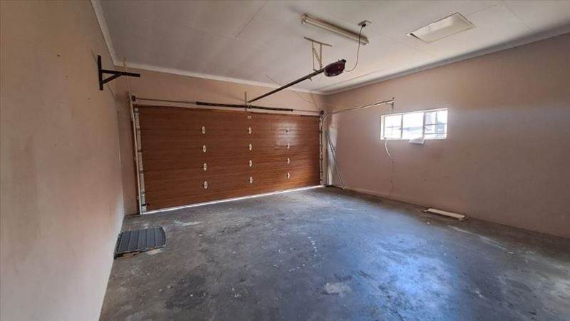 3 Bed House in Brakpan North photo number 16