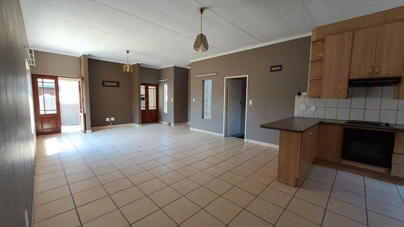 3 Bed House in Brakpan North photo number 3
