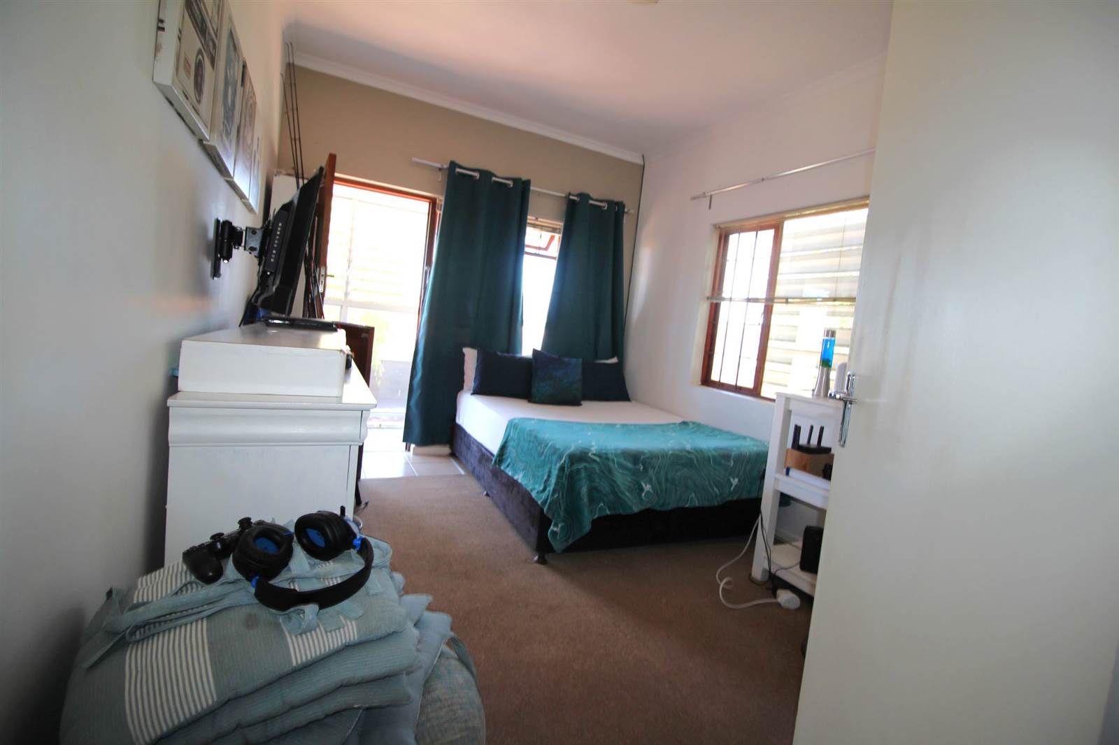 4 Bed House in Port Owen photo number 11