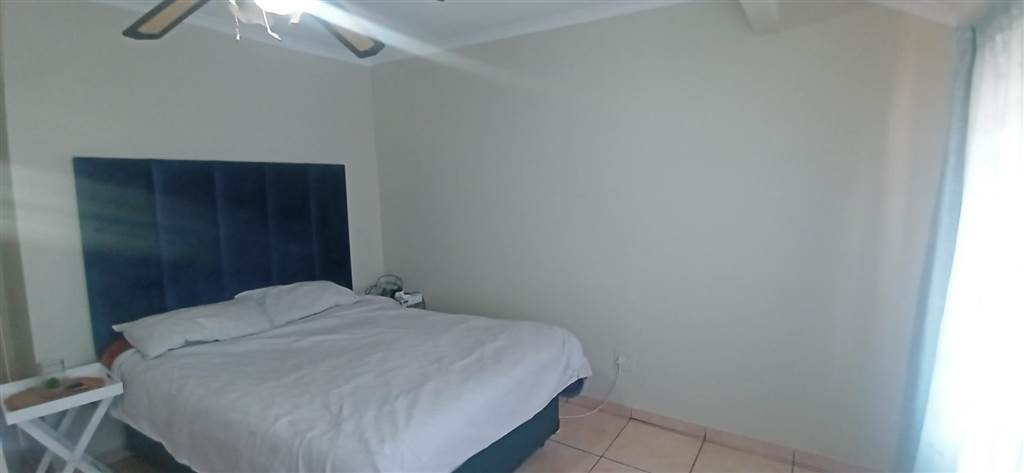 4 Bed Duplex in Garsfontein photo number 18