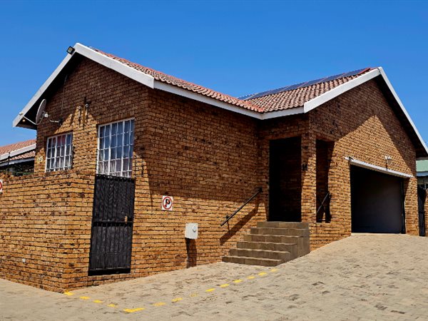 3 Bed Townhouse in Cullinan