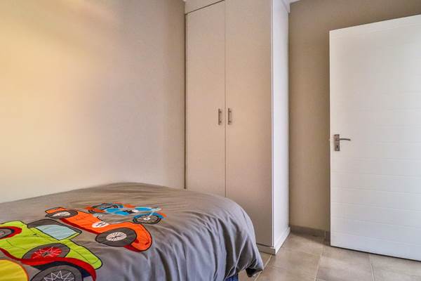 2 Bed Apartment in Elandspark photo number 9