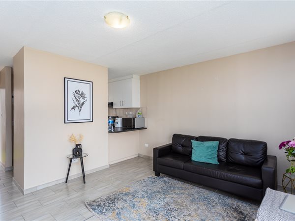 2 Bedroom Flat 2 Bedroom Flat