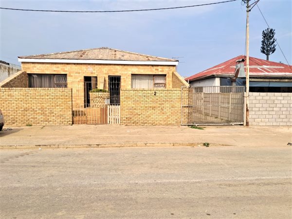 5 Bedroom House 5 Bedroom House