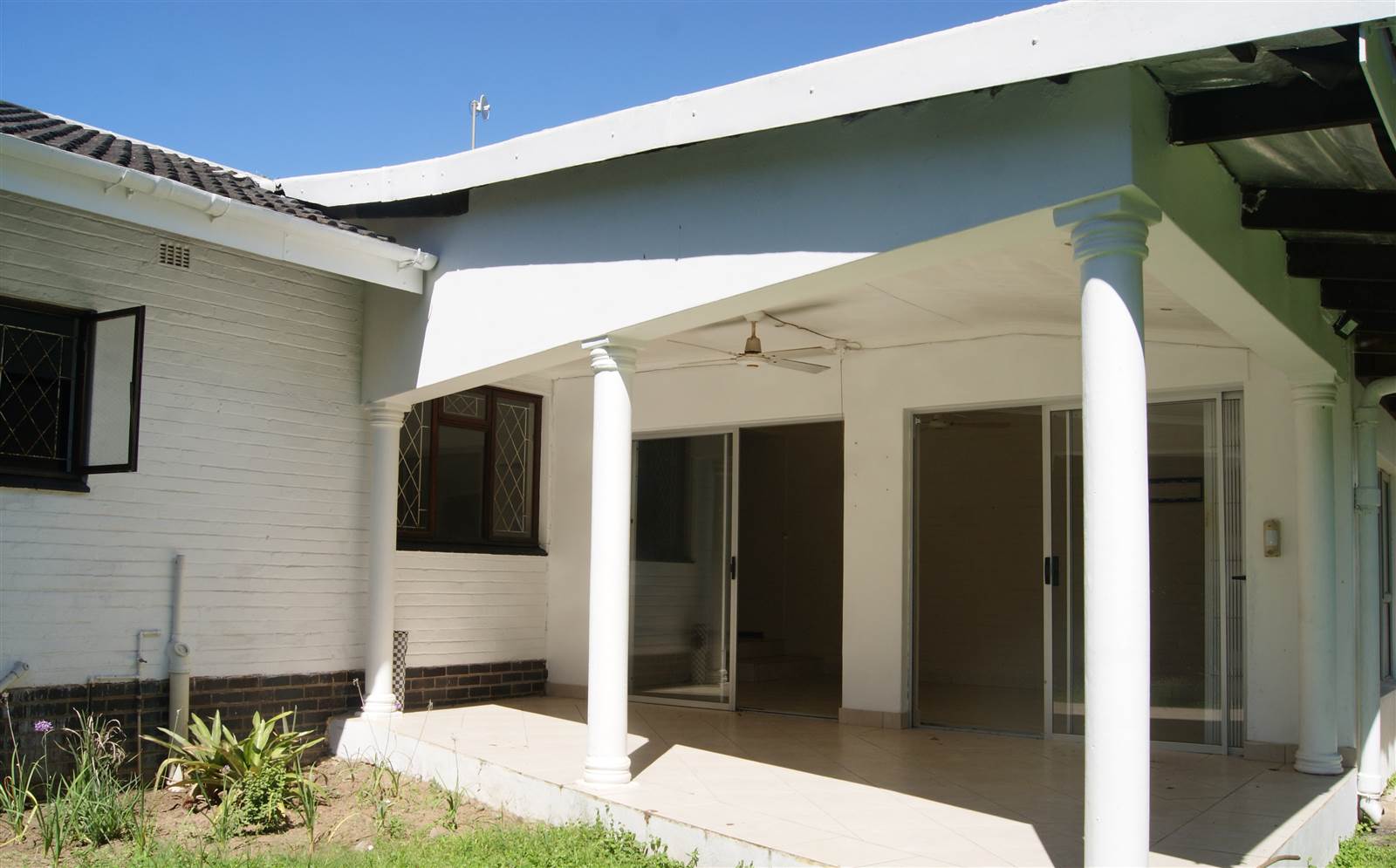 4 Bed House in Blythedale Beach photo number 27