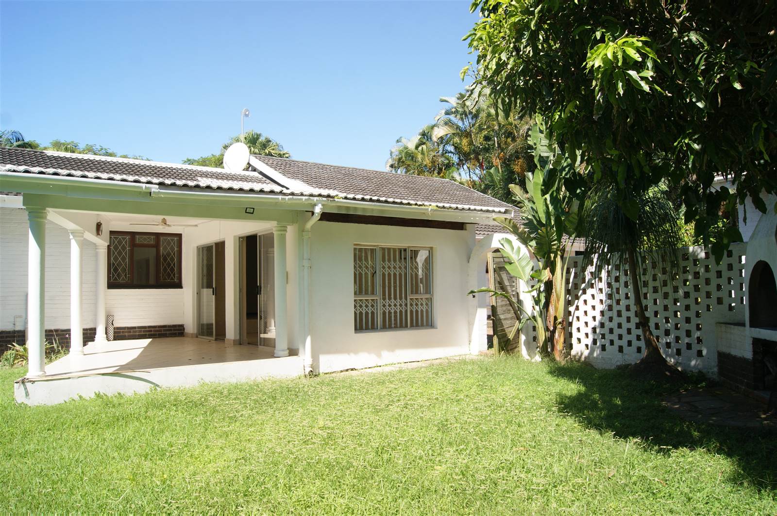 4 Bed House in Blythedale Beach photo number 29