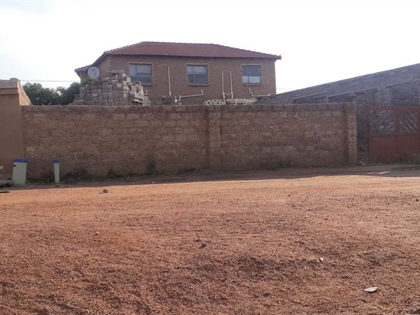 420 m² Land available in Soshanguve