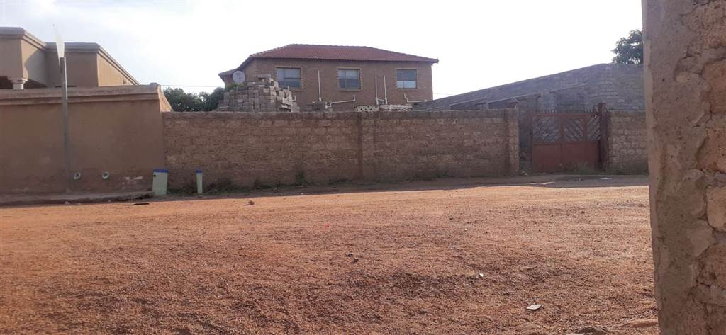 420 m² Land available in Soshanguve photo number 1