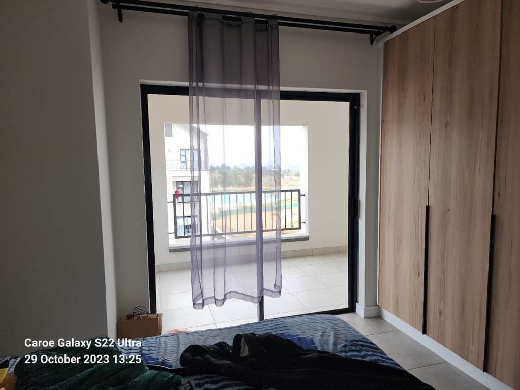 1 Bed Apartment in Jukskei View photo number 5