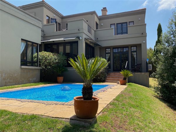 4 Bedroom House 4 Bedroom House
