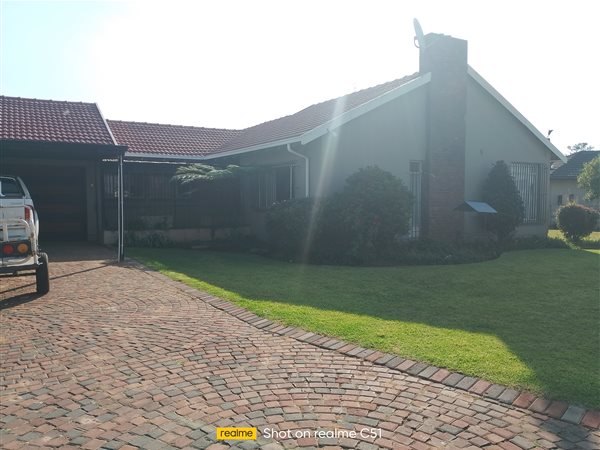 4 Bedroom House 4 Bedroom House
