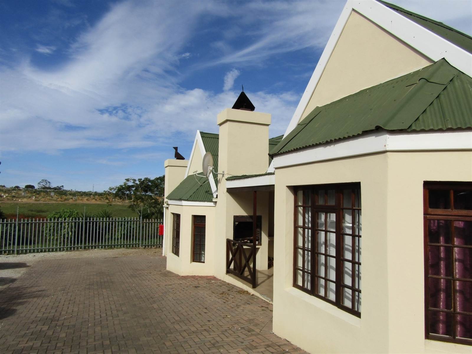 10 Bed House in Humansdorp photo number 4