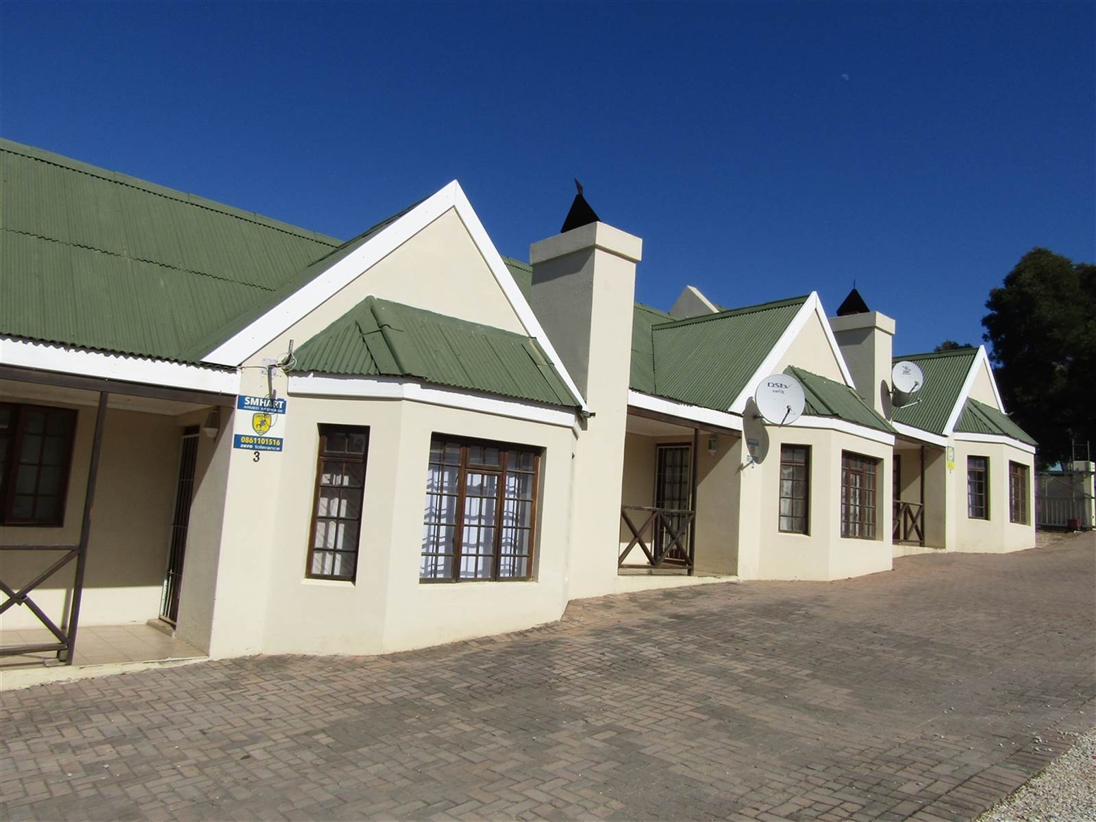 10 Bed House in Humansdorp photo number 2