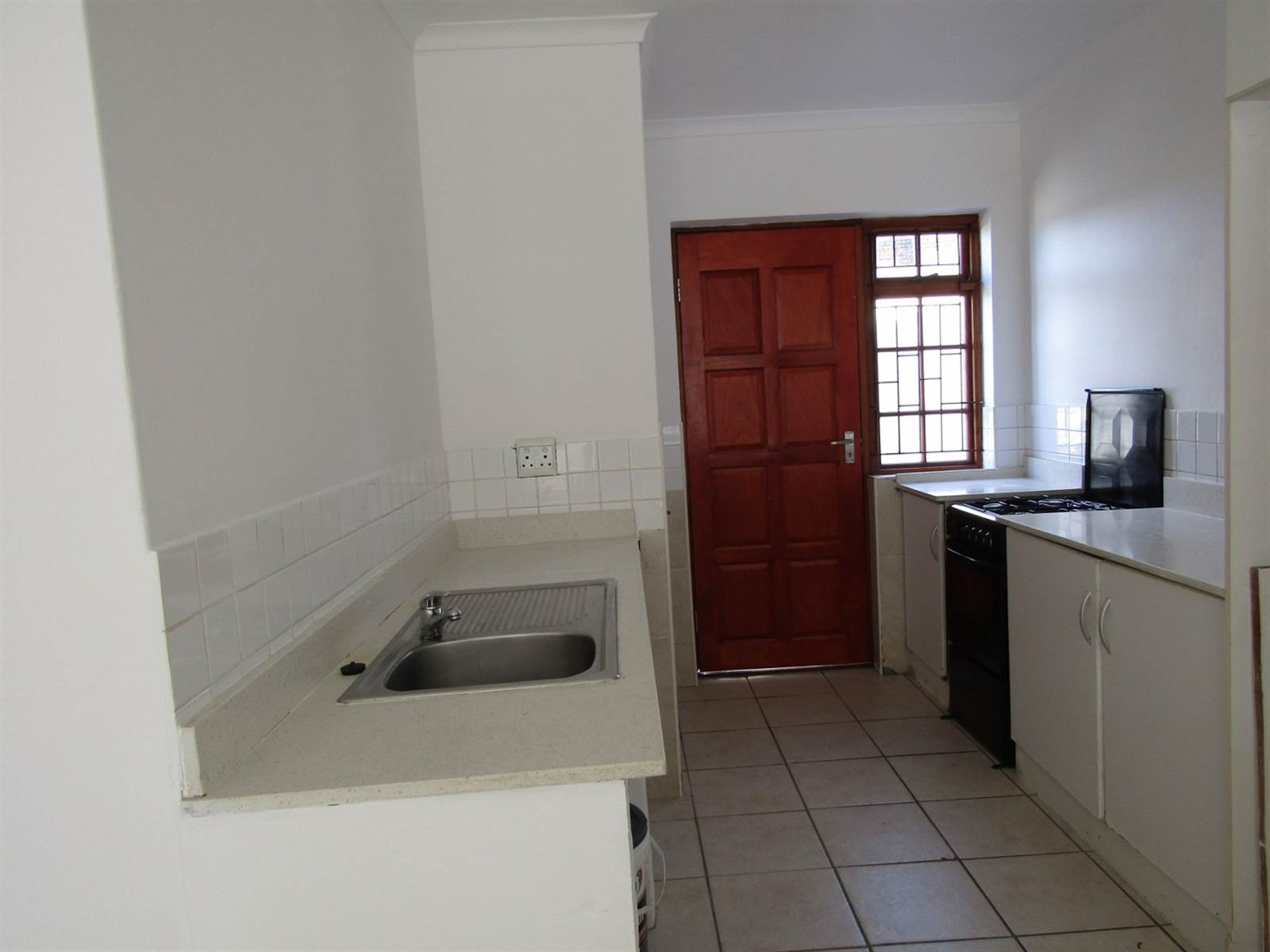 10 Bed House in Humansdorp photo number 12