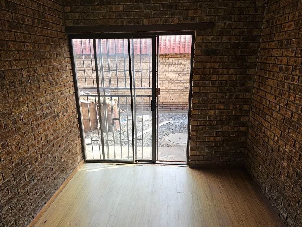 770  m² Commercial space in Witbank Central photo number 27