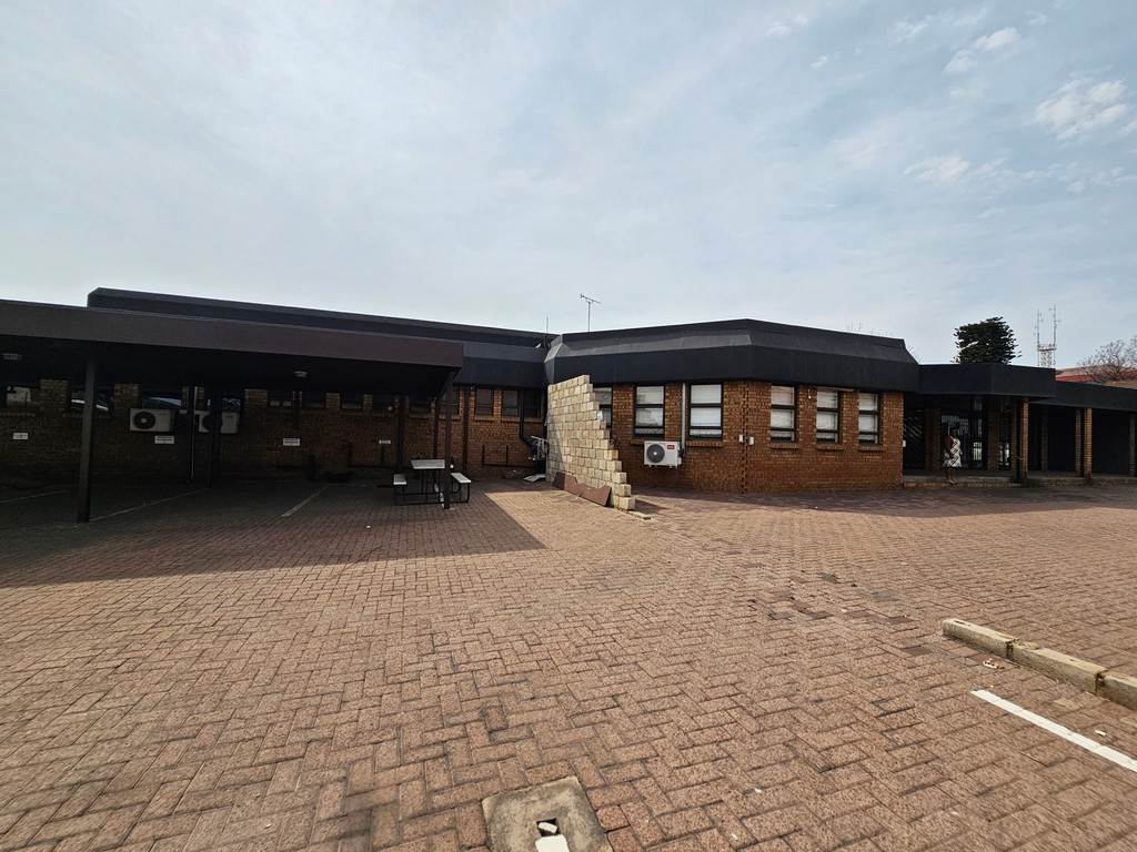 770  m² Commercial space in Witbank Central photo number 4