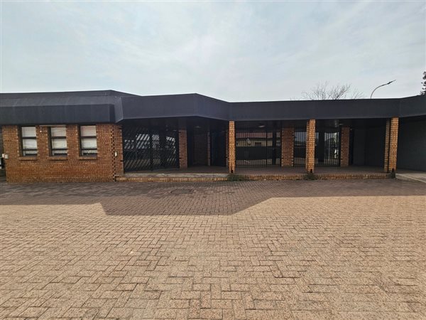 770  m² Commercial space