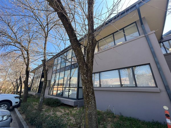 406  m² Commercial space in Woodmead
