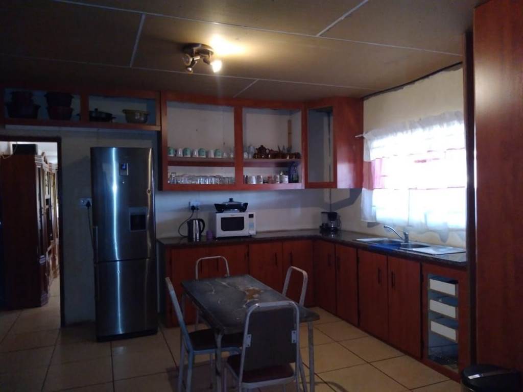 3 Bed House in Ikageng photo number 7