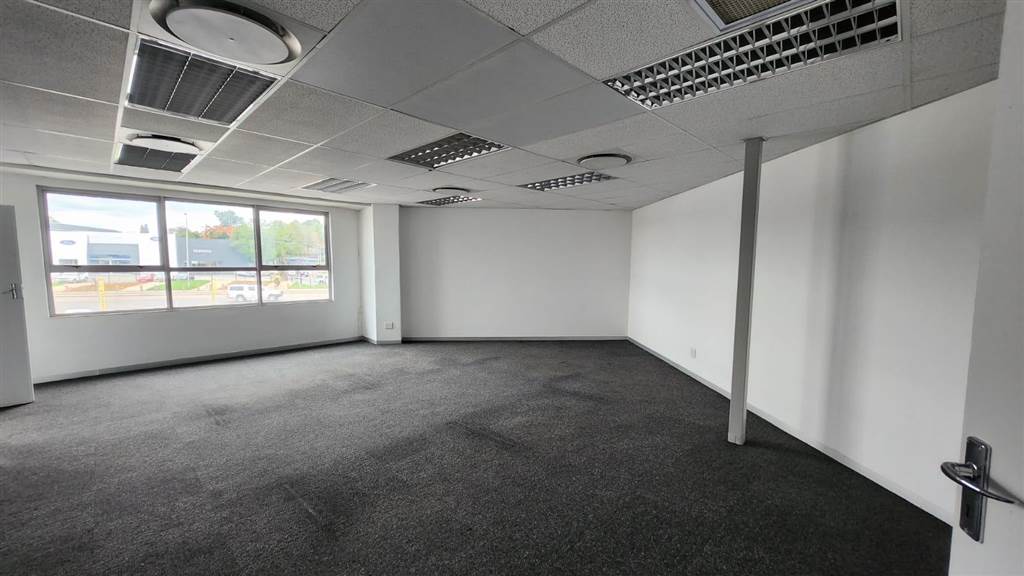 274  m² Commercial space in Annlin photo number 6
