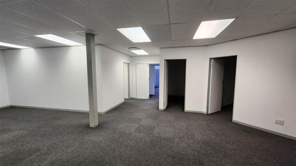 274  m² Commercial space in Annlin photo number 18
