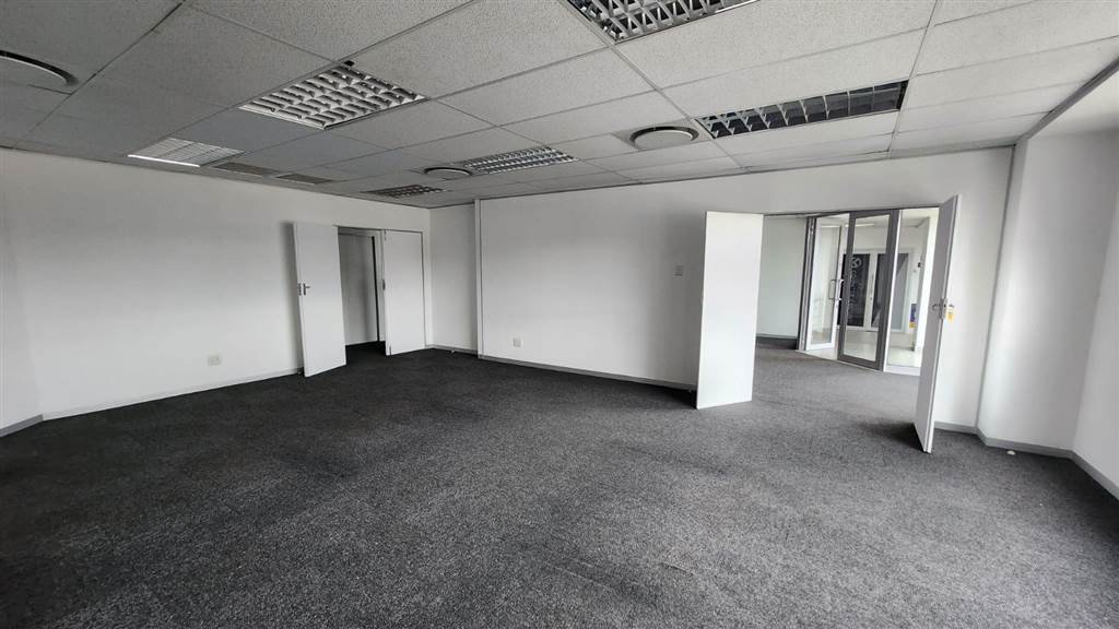 274  m² Commercial space in Annlin photo number 8